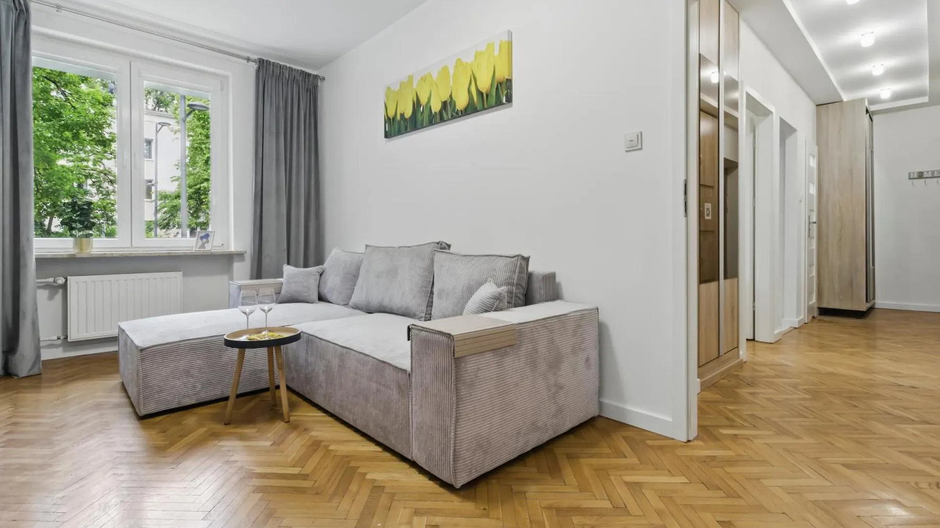 Charming Apartment By Solarento Warszawa